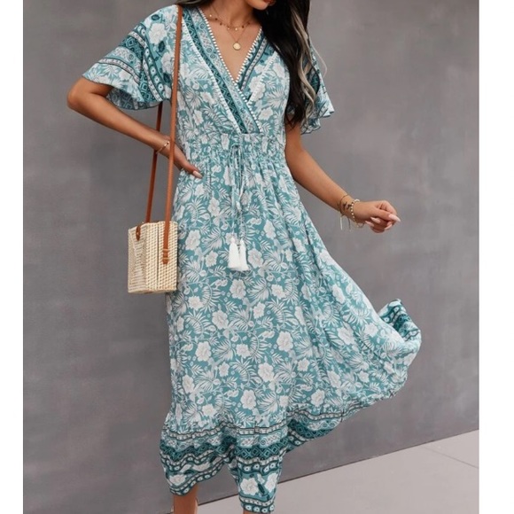 Boho gypsy butterfly sleeve tassel dress - Picture 7 of 7